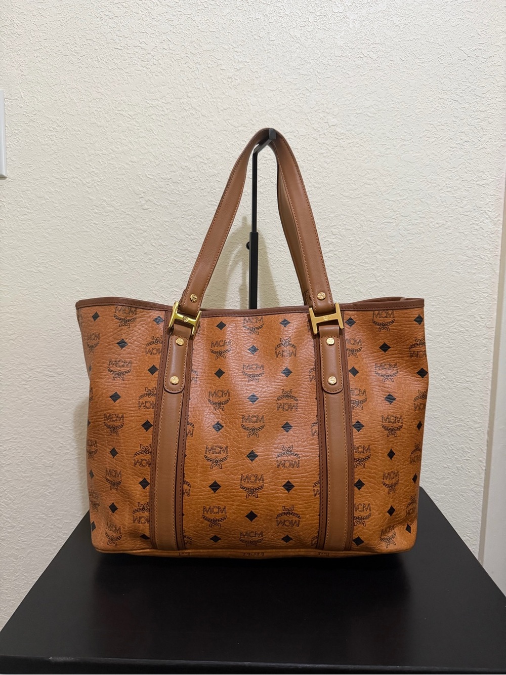MCM Cognac Visetos Logo Tote in Tan and Brown - Picture 4 of 7